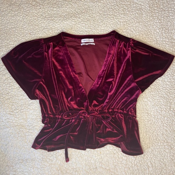 Urban outfitters velvet top - Picture 2 of 3